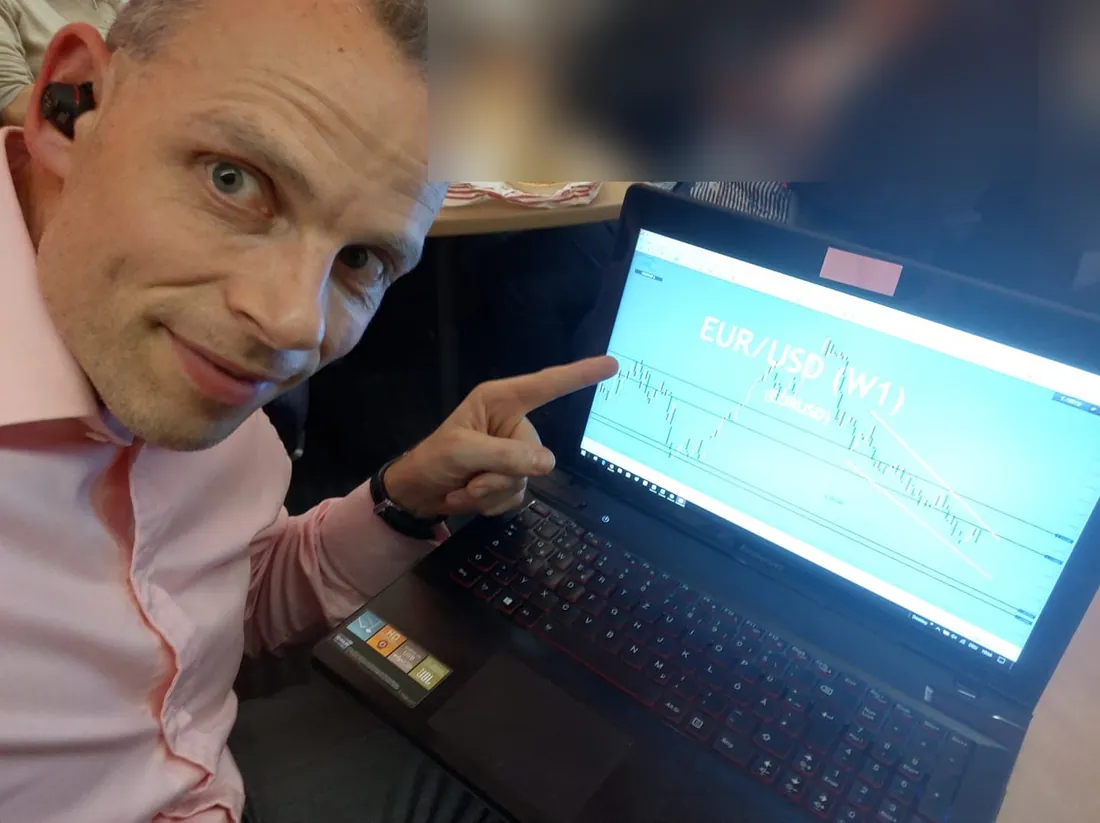 Mike Seidl beim Trading im Zug, 2019